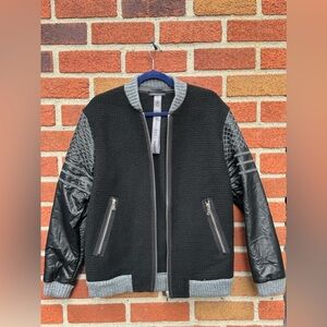 Sweater with zipper wool and leather blens